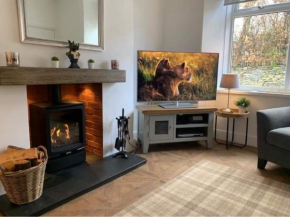 Woodland Cottage - cosy dog friendly cottage in the heart of Windermere, Windermere